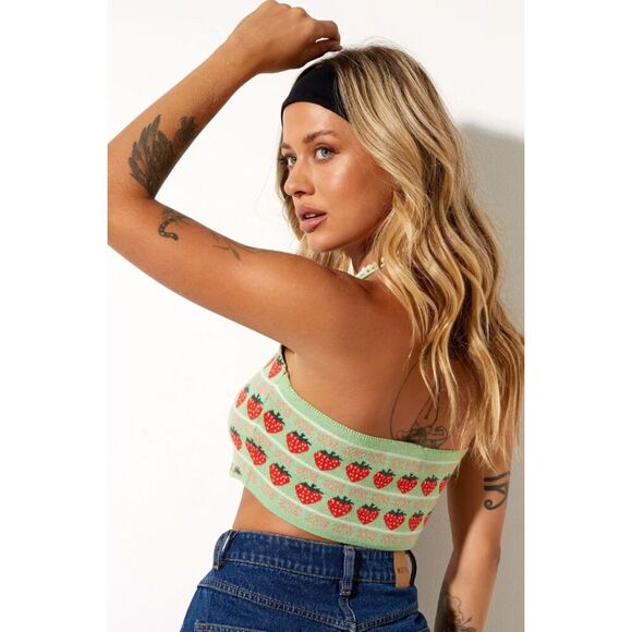 Motel Roe Crop Top in Mint String Of Strawberries Size XS - Picture 3 of 6